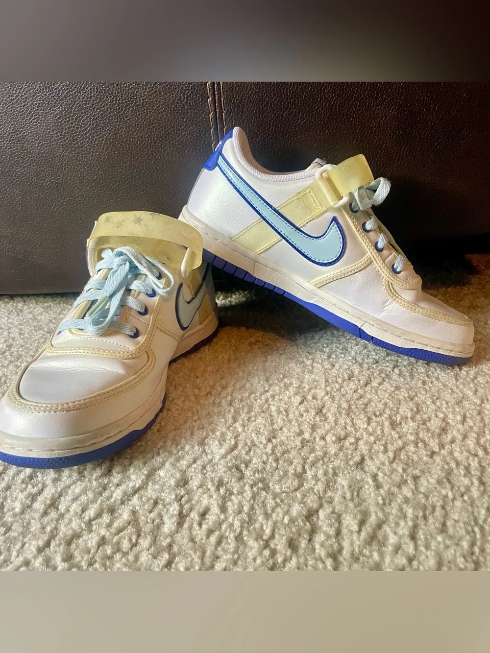 Nike 315419-143 Sneakers White Blue Star Strap Size 4.5Y / Women’s 6